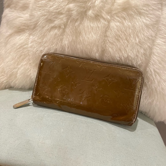 LV Vernis Long Zippy Wallet